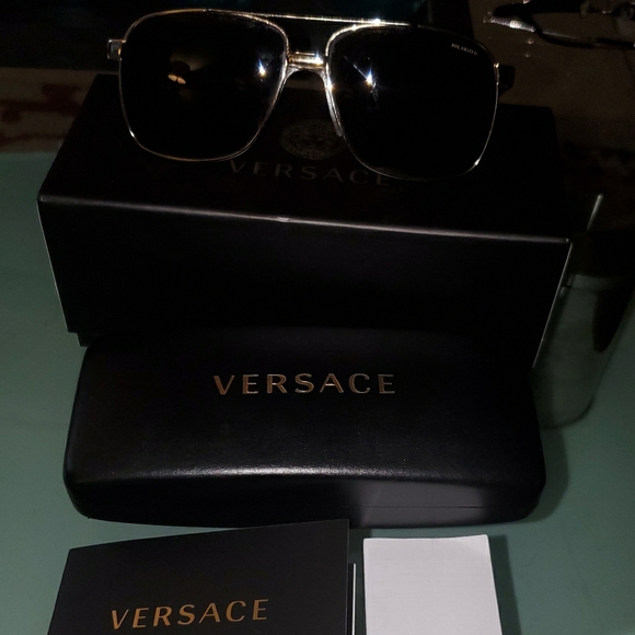 Versace sunglasses - Picture 6 of 6